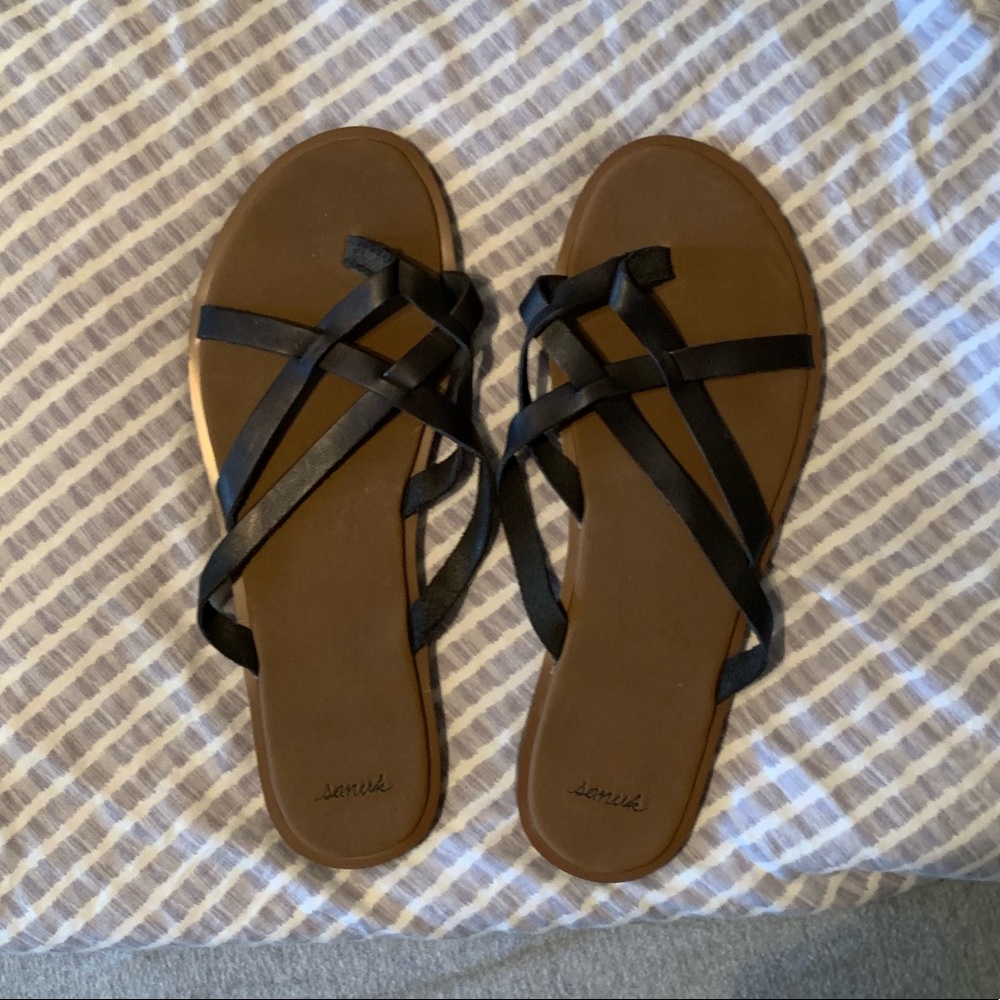 Black sandals
